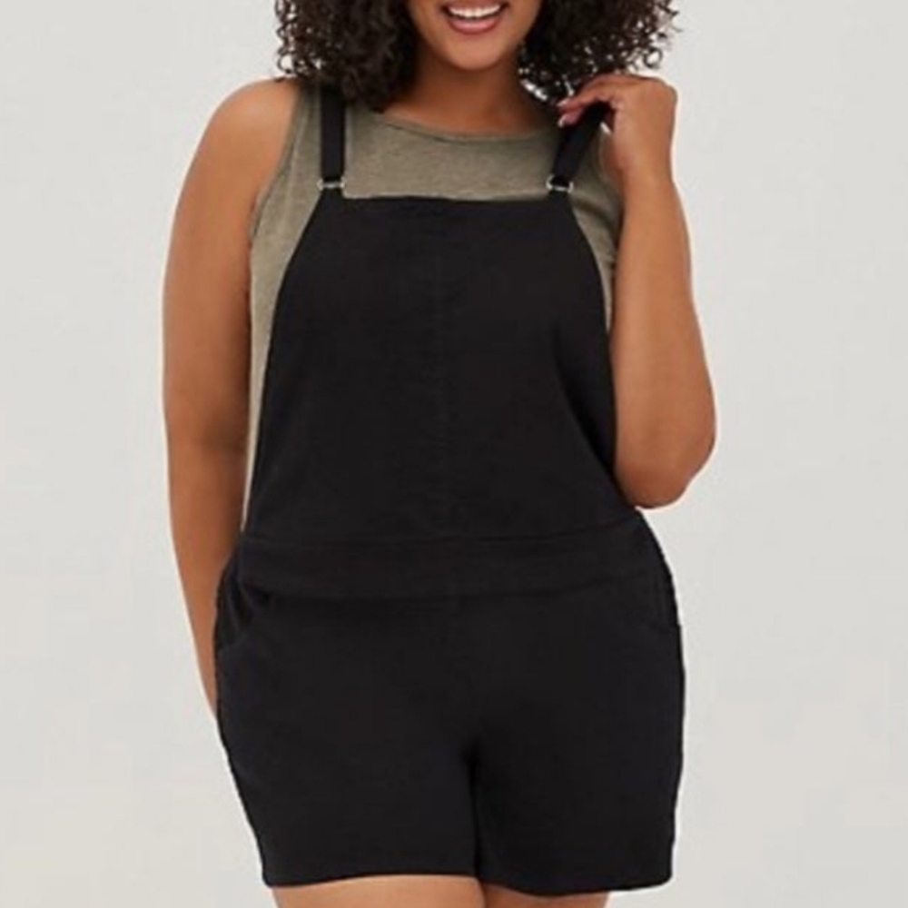 Torrid 3.5 inseam Black Linen Blend Shortall's w Pockets-Torrid size 3 overalls